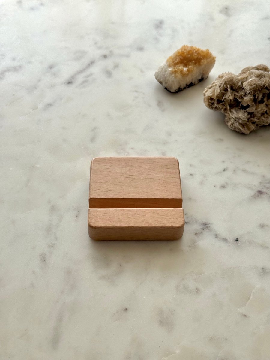 Houten telefoonhouder - telefoonhouder bureau - telefoon standaard - tablet standaard – Scandinavisch - Naturel kleur - houten tablethouder - telefoon houder - telefoonstandaard - telefoon houder bureau - Hoogwaardige kwaliteit