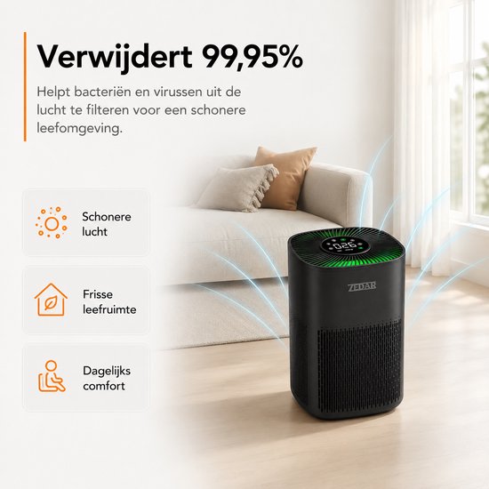 Zwarte luchtreiniger met groen verlicht display, in een woonkamer. Verwijder 99,95% van bacteriën en virussen voor schone lucht.
