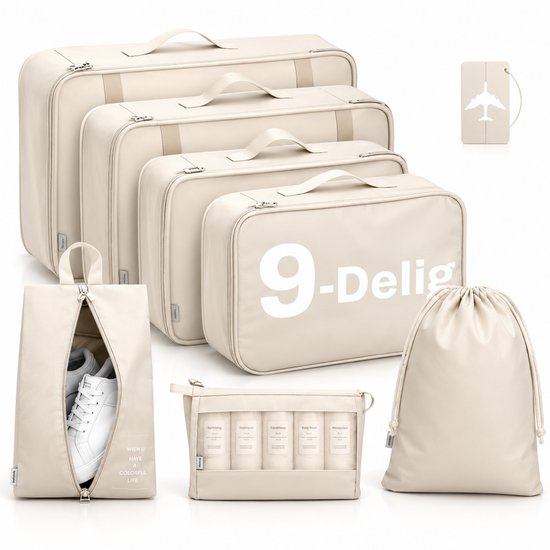 Negen beige reiskoffers, inclusief schoenentas en toilettas.