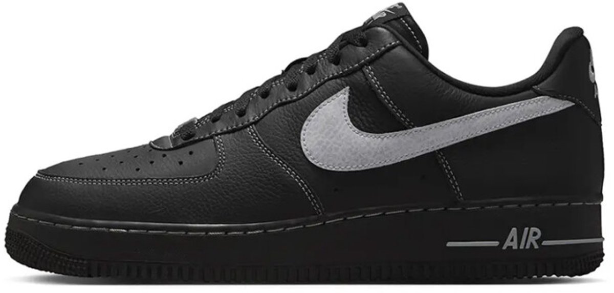 Nike Air Force 1 Low ’07 LV8 Zwart