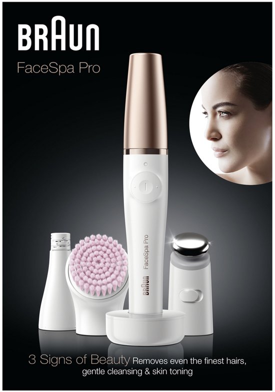 Braun FaceSpa Pro met witte en bronzen elementen, inclusief gezichtsborstel, reinigingsborstel en een deel van een gezicht.