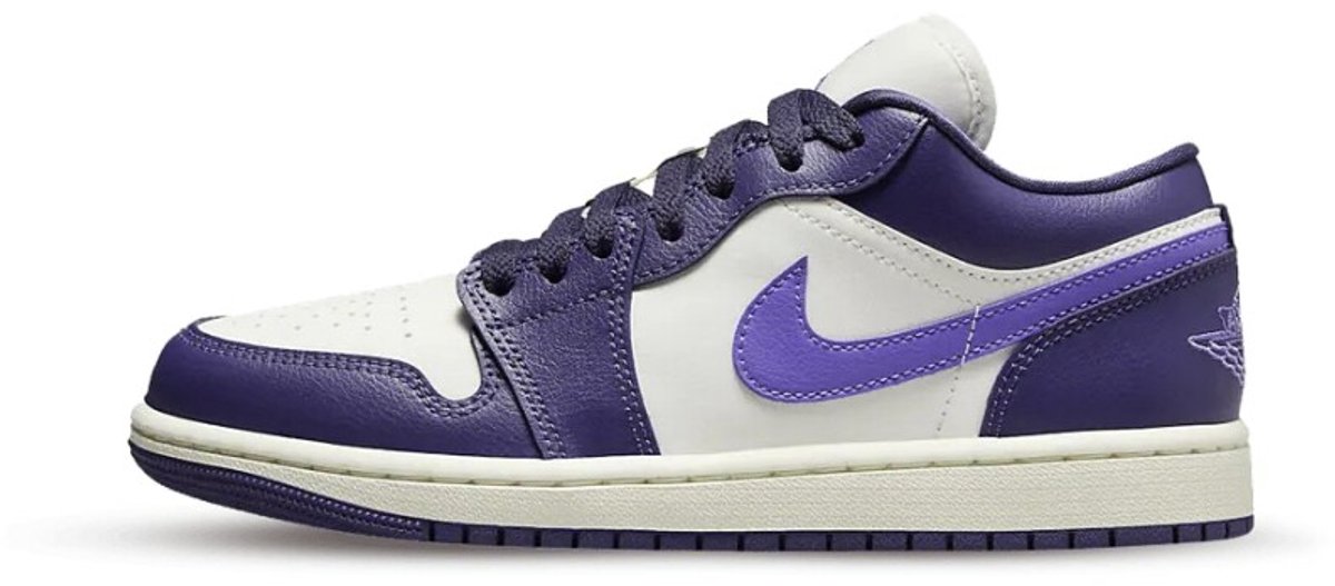 Jordan 1 Low Sky J Purple (Women's) - Maat 35.5