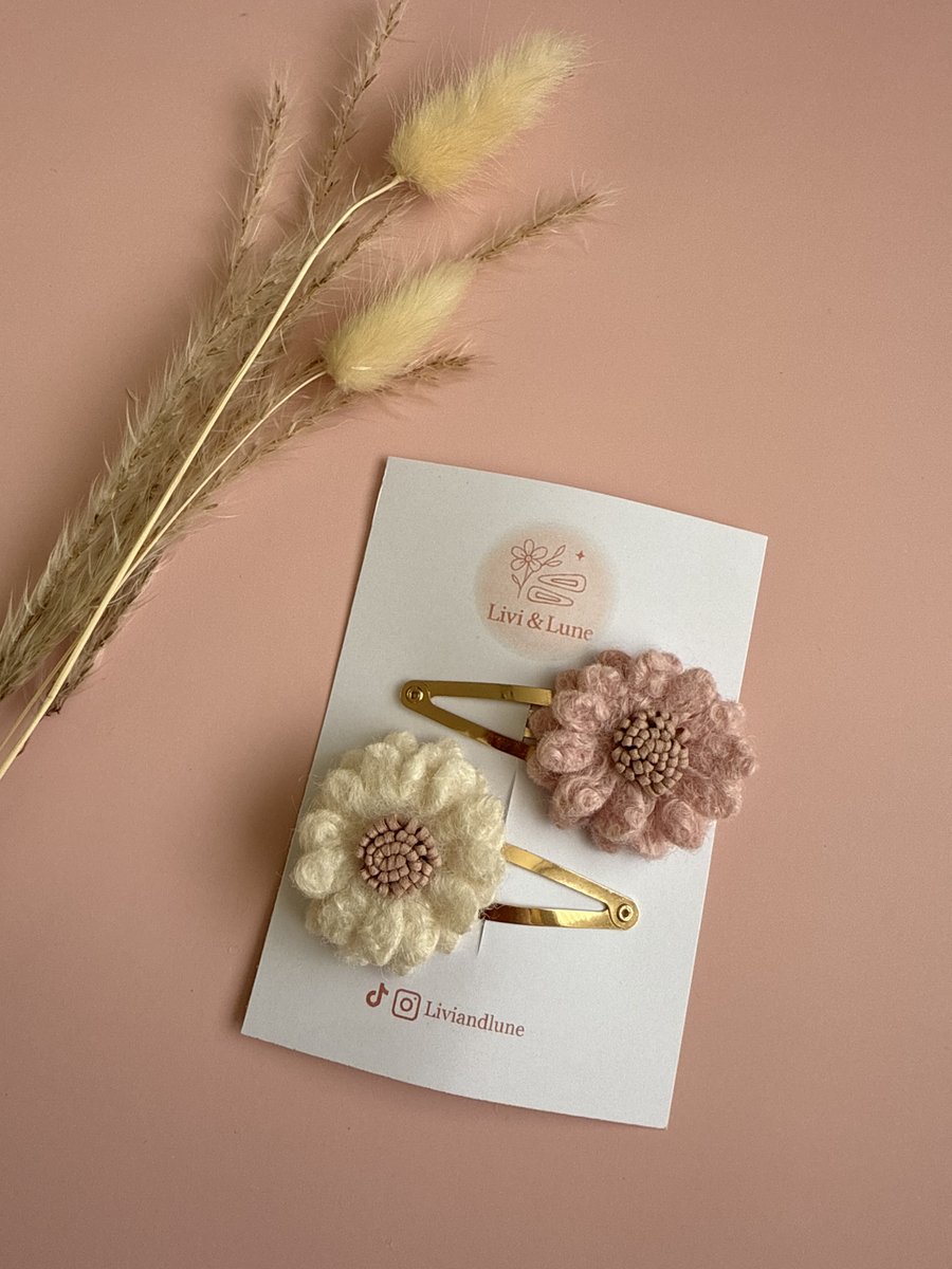 Unieke bloemen op speldjes