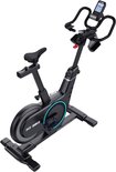 Zwarte Fit Bike Race Magnetic Pro spinfiets met blauwe accenten op het vliegwiel, gezien vanaf de zijkant.