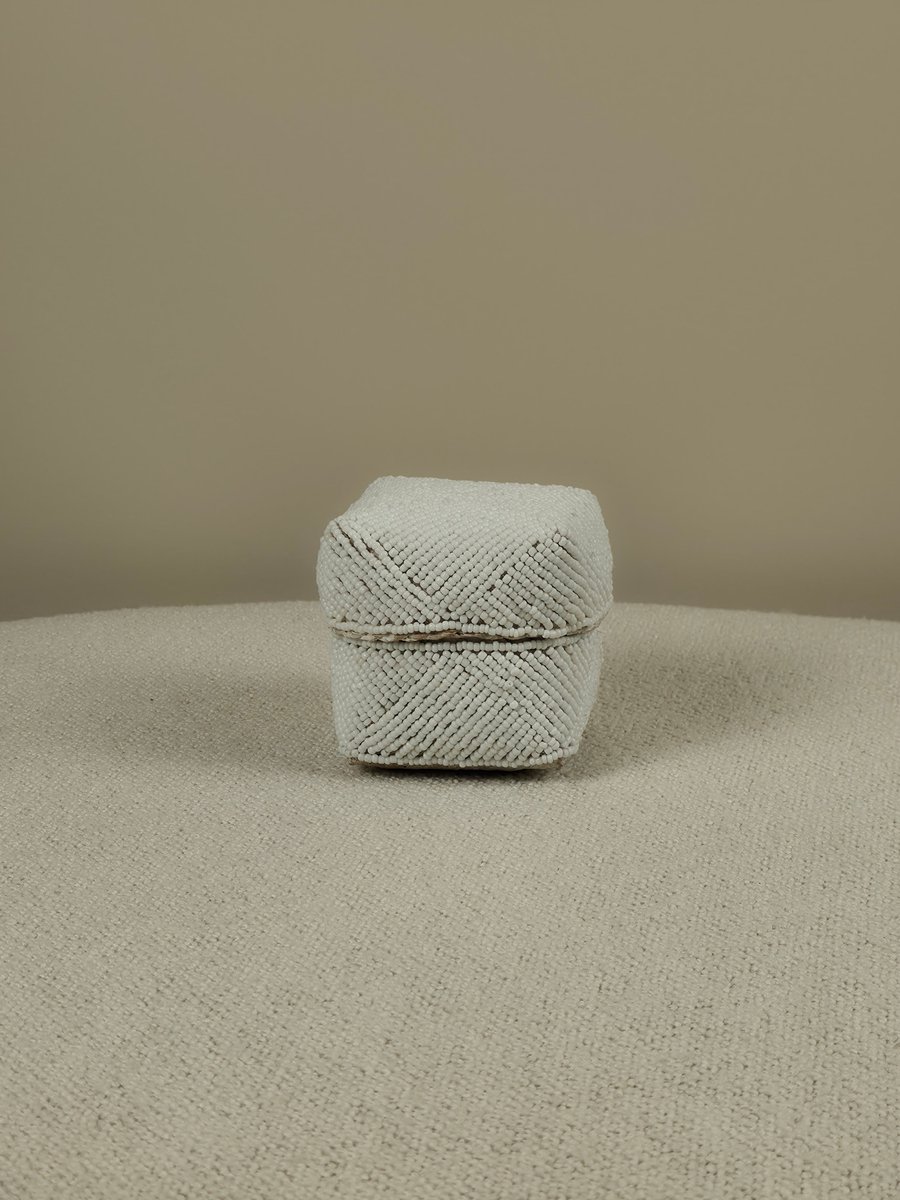 Blitzdeco - Balinees Offermandje - Ties - Handgemaakt Bamboe met Witte Kralen - Boho Decor