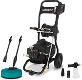 Zwarte hogedrukreiniger met accessoires: terrasreiniger, spuitlansen, schuimsproeier, diverse nozzles.