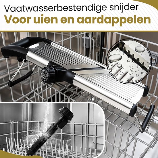 RVS mandoline snijder in een vaatwasser, met waterstralen en druppels.