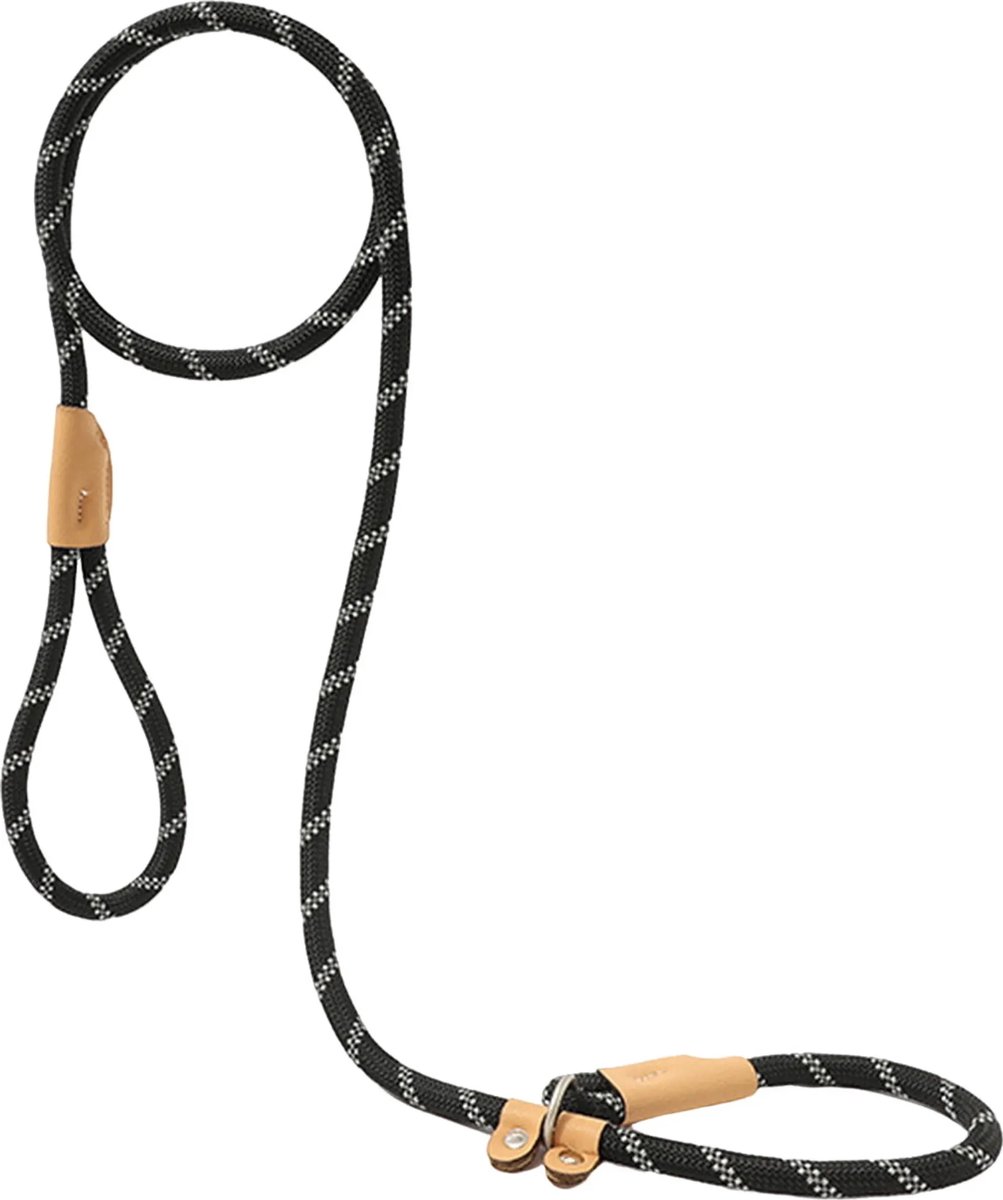 Deze stevige en duurzame hondenriem van 1,8 meter heeft een comfortabel, gewatteerd handvat en een sterk klimtouw. Hij is gemakkelijk om te doen, voorkomt dat honden trekken en is geschikt voor middelgrote tot grote hondenrassen. - Zwart