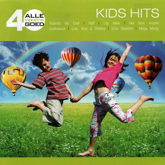Des enfants sautent joyeusement dans un champ avec un arc-en-ciel et des montgolfières. Texte : '4 ALLE VEERIG GOED KIDS HITS'.