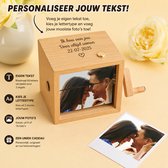 Foto Flipbook met Eigen Tekst & 16 Foto’s – Gepersonaliseerd Houten Animatieboek met Licht – Beech