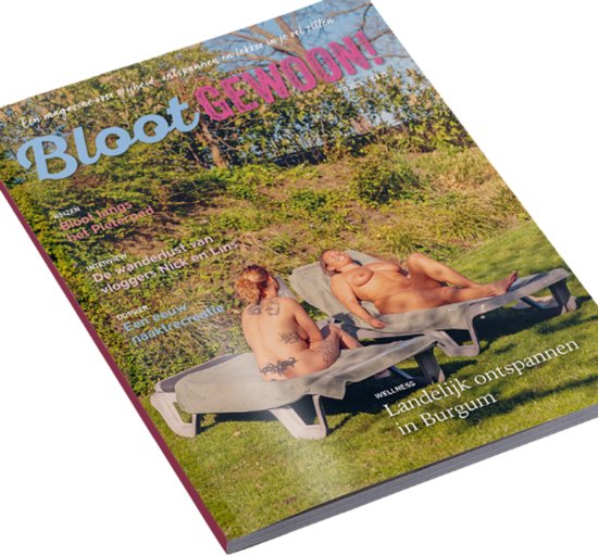 Magazine 'BlootGewoon!' met twee vrouwen op ligstoelen in de zon. De vrouw op de voorgrond heeft tatoeages.