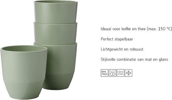 Stapel van vier zachtgroene mokken met een enkele mok ernaast.