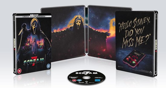 Scream 7 Limited Edition Steelbook 4K UHD, opengeklapt met disc en extra's. Bevat Ghostface en een telefoon met tekst.