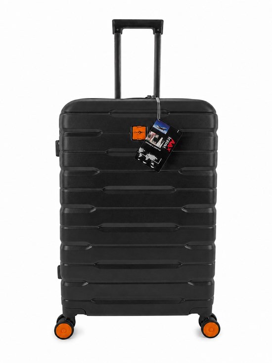 Zwarte hardshell AAtravel koffer met ritssluiting, uitschuifbare handgreep en oranje wielen.