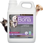 Bona Huisdier Intensiefreiniger 2,5L met kat en hond op etiket. Een gele en een zwarte hond kijkt over de fles.