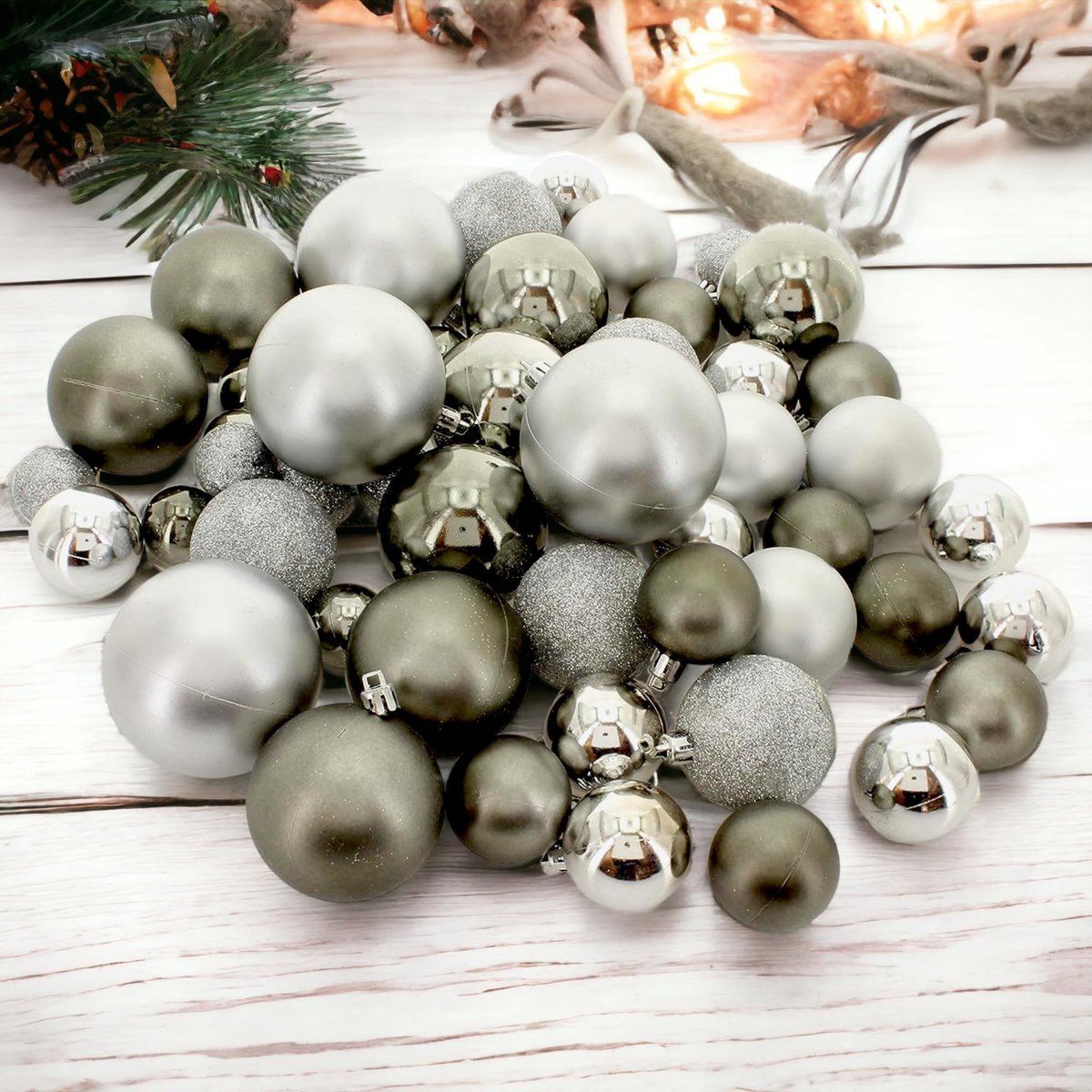 Dailygoods- Kerstballen Set van 50 - Onbreekbaar - Glitter - Hoogglans/Matzwart - Voor Kerstboom - Geschikt voor Buitenshuis - Kerstdecoratie