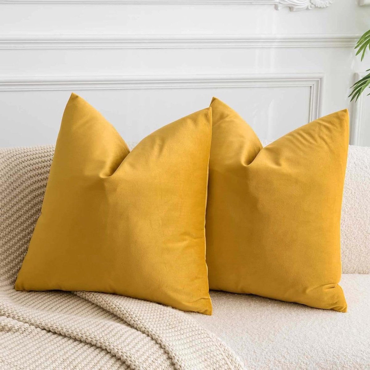 Gouden fluwelen sierkussenhoezen - Kussenslopen set - Woonkamer decoreren - Onzichtbare ritssluiting - 35 x 35 cm - Goud