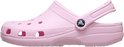 Lichtroze Crocs Classic instapper met draagband en perforaties.