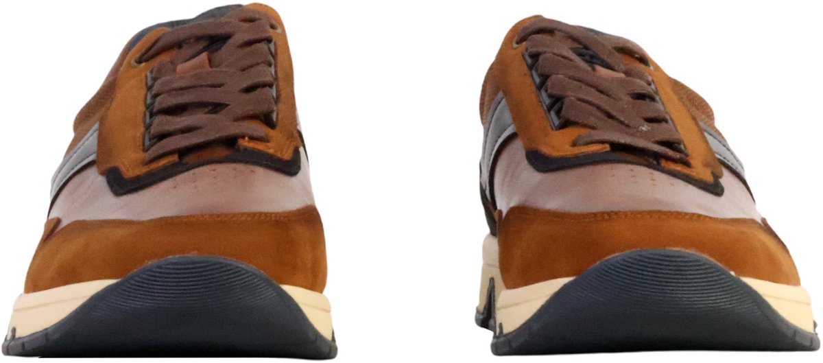 Lage sneakers met veters