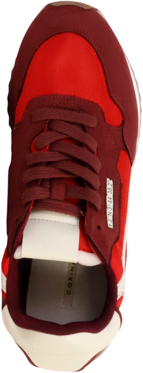 Sneakers met veters