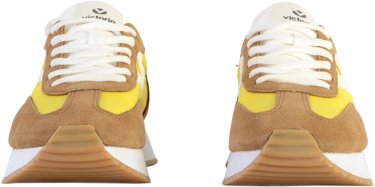 Sneakers met veters