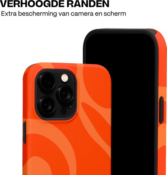 Oranje hoesje met golvende patronen, getoond met verhoogde randen voor extra bescherming.