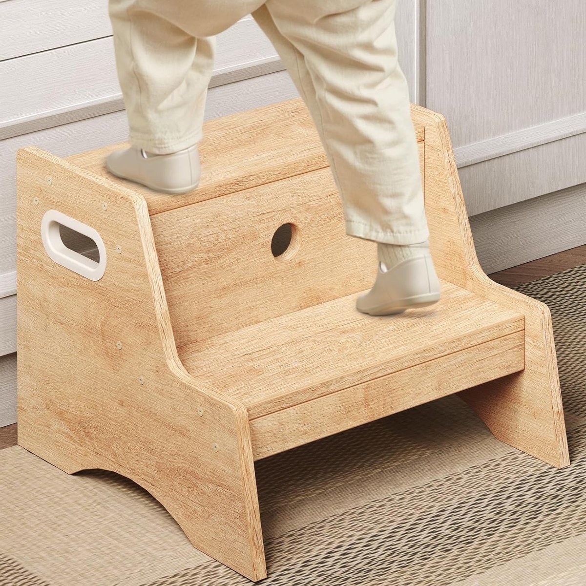 Kindersteiger met 2 Treden, Antislip Handgrepen, Ideaal voor Toilet, Keuken en Badkamer, Houten Kleur, Veilig en Praktisch voor Kinderen