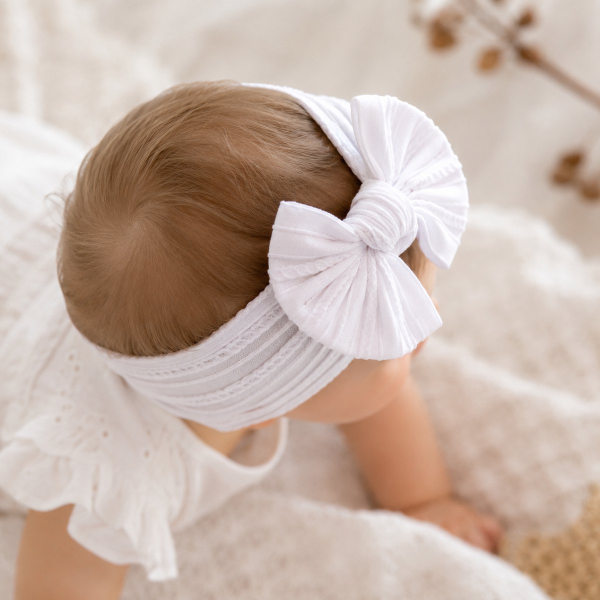 Haar in Stijl® Haarband Heidi Wit - Witte baby haarband - Elegante strik voor doop en fotoshoot