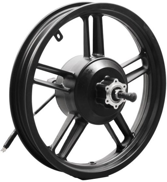 Zwarte 16 inch velg met 5 spaken en een 250W motor. Kabel komt uit de naaf.