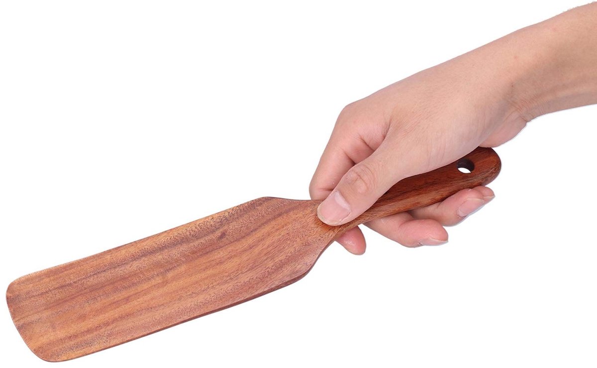 Houten spatel voor pannenkoeken en omeletten