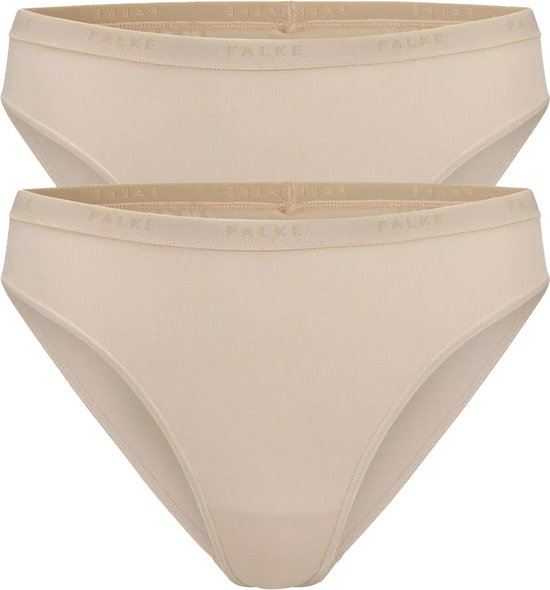 Twee beige slips met FALKE logo op de tailleband, zittend op een witte achtergrond.