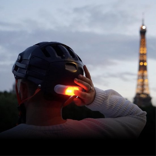 Fietshelm Verlichting - Knipperlichten Scooter - Verkeersveiligheid Verbeteren - Afstandsbediening Stuur - 12x3x1 cm - Wit — afbeelding 2