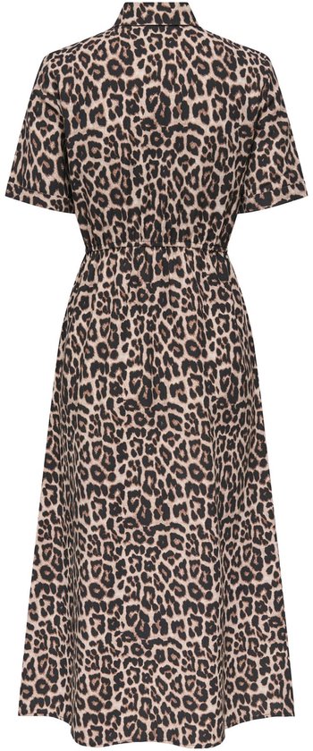 Achterkant van een midi-jurk met luipaardprint, korte mouwen en een ceintuur in de taille.