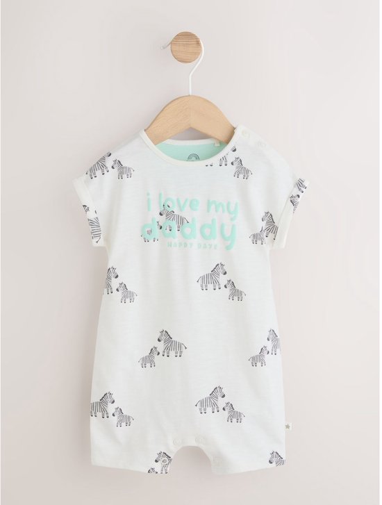 Wit babyrompertje met zebrabprint en de tekst 'i love my daddy' in lichtgroen.