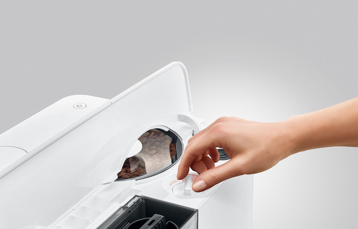 JURA C9 Piano White - Volautomaat met 17 koffiespecialiteiten thumbnail 2