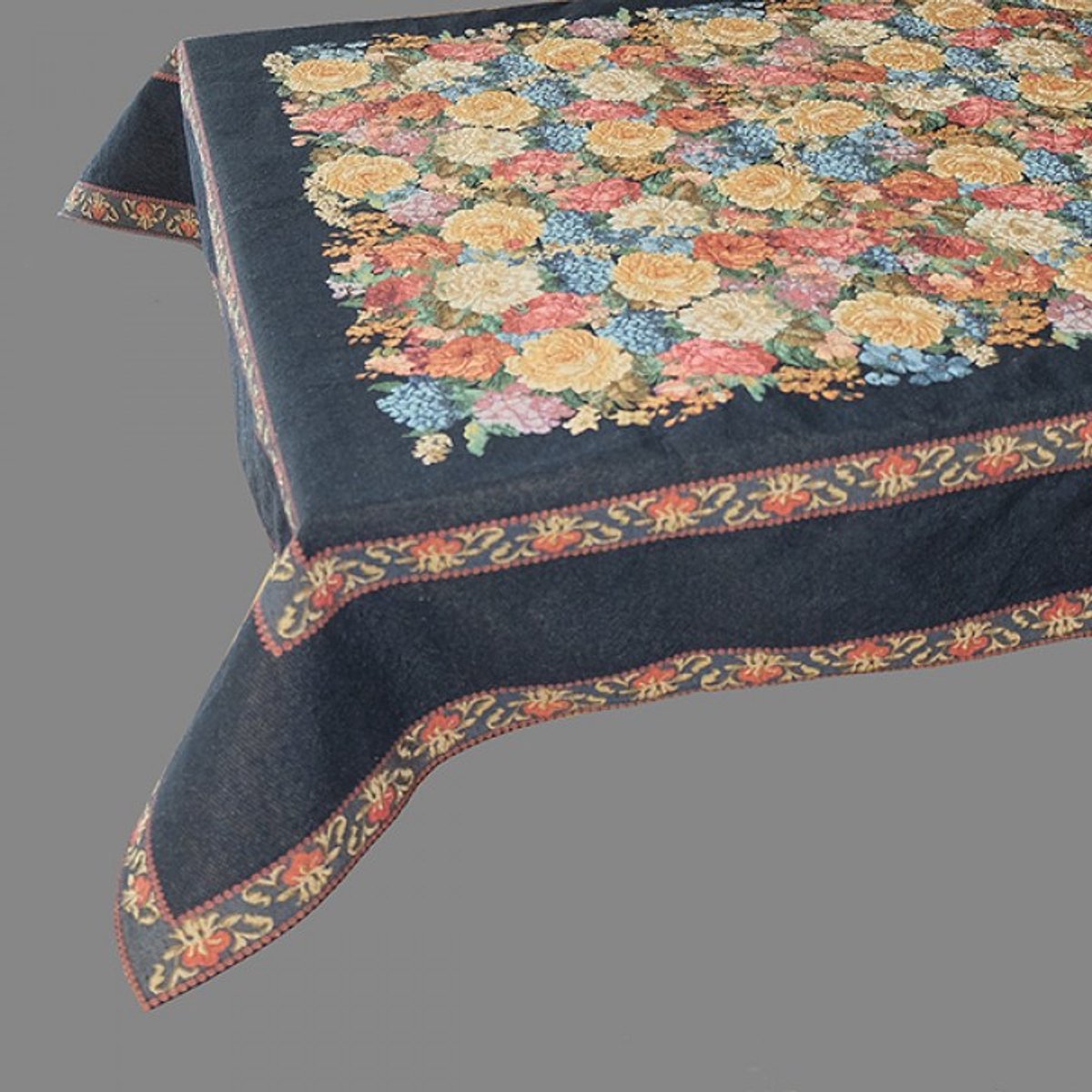 Tafelkleed - Gobelinstof - Rozen - zwarte achtergrond - 130x170 cm