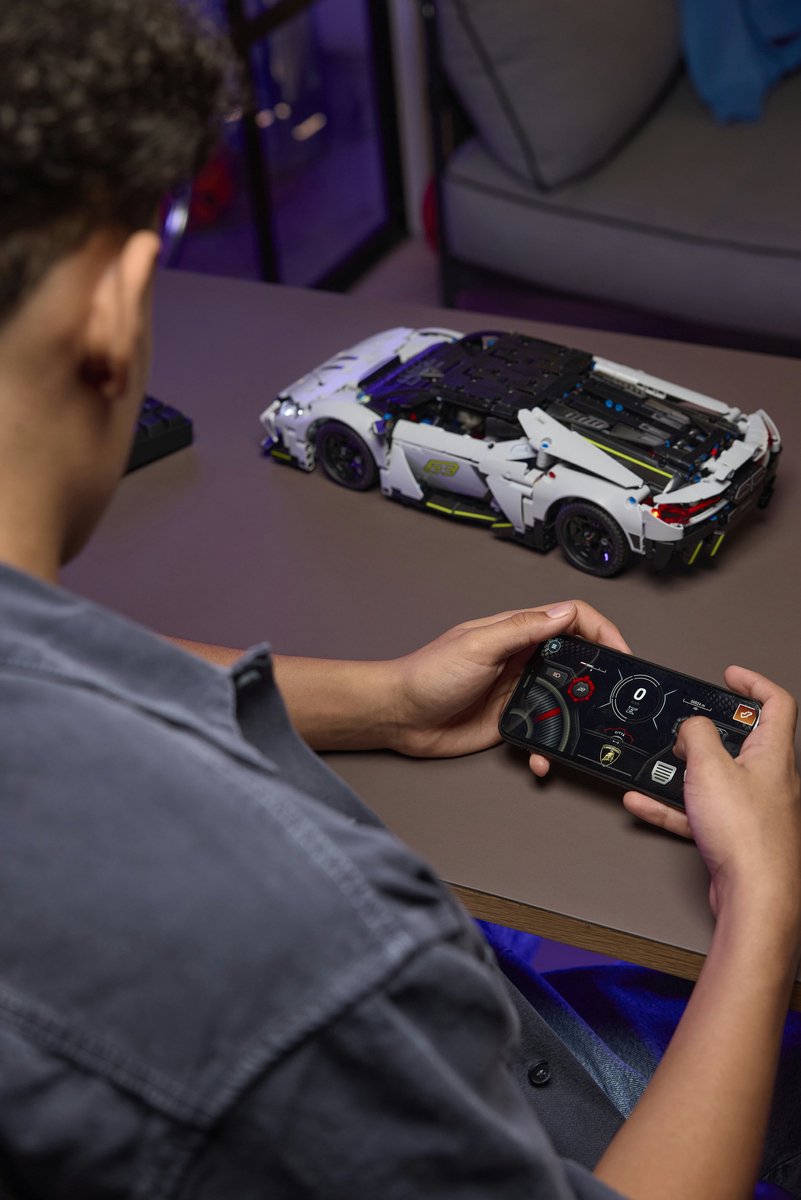 LEGO® Technic Lamborghini Revuelto Supersportwagen - 42214 — afbeelding 5