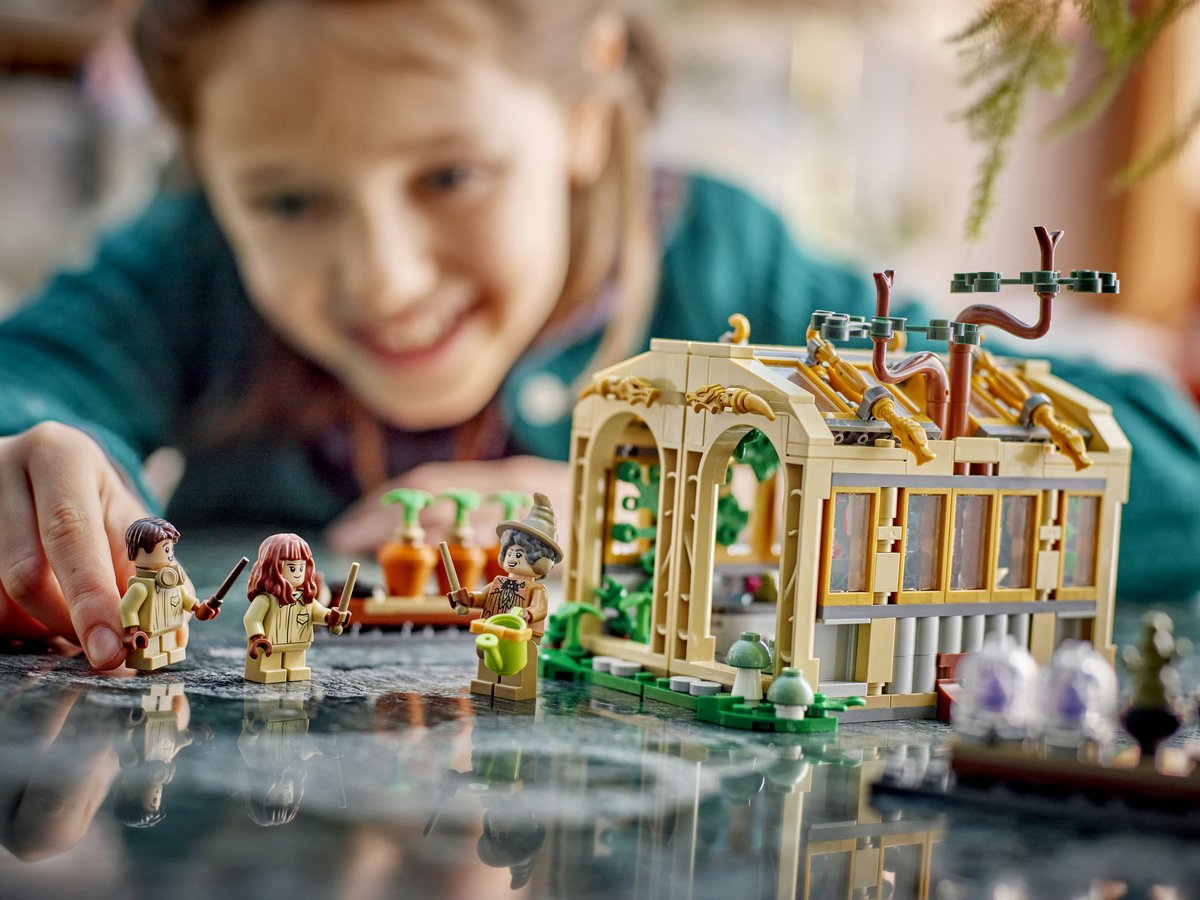 LEGO® Harry Potter™ Kasteel Zweinstein™: Kruidenkundeles - 76445 — afbeelding 9