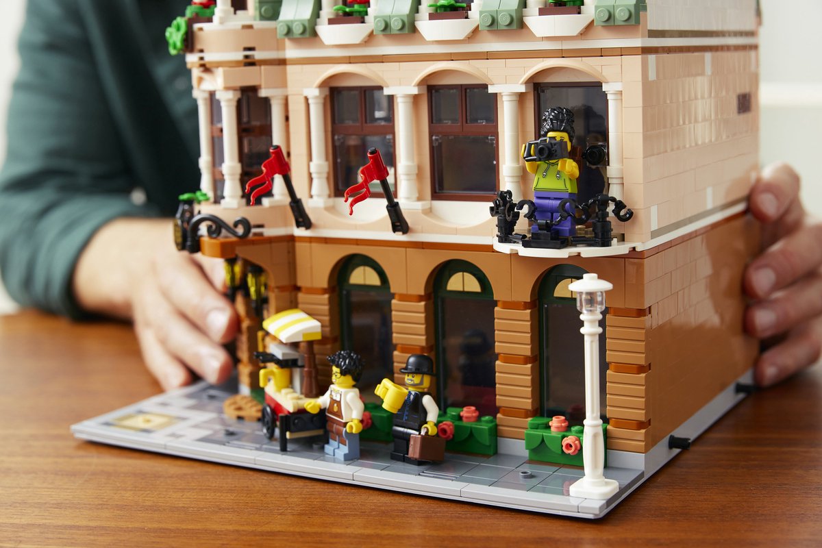 LEGO Icons Boetiekhotel- 10297 — afbeelding 12