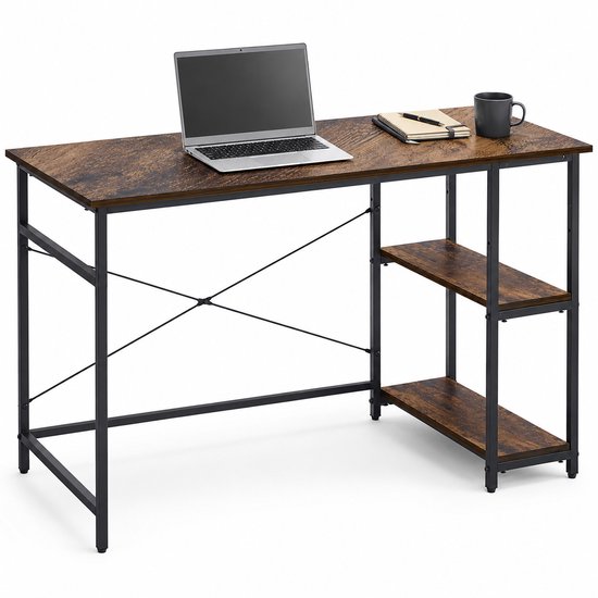 Rustiek bruin bureau met metalen frame en 2 ingebouwde planken aan de rechterkant. Laptop erop.