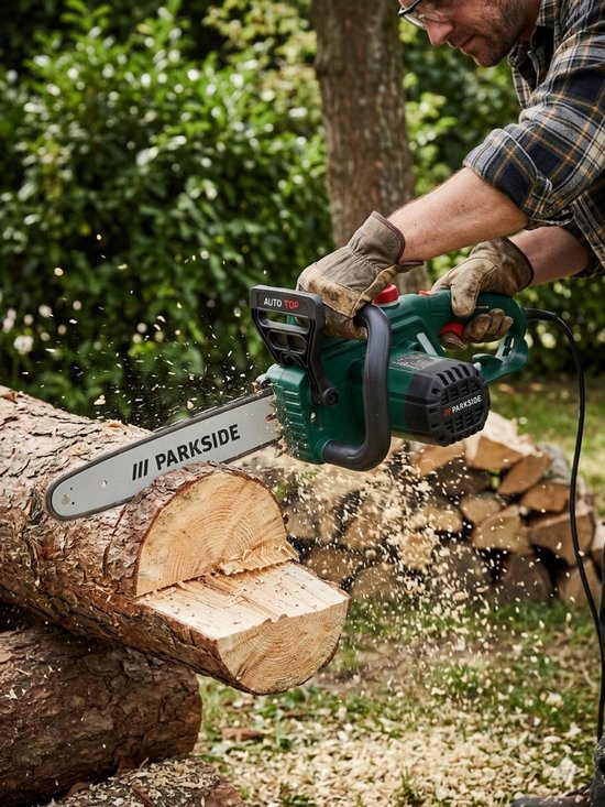 Parkside Elektrische kettingzaag 1600 W - Kettingsnelheid: tot 15 m/s - Zaaglengte: 34 cm - Automatisch kettingsmeersysteem - Handmatig kettingspansysteem - Comfortabel werken door ergonomische vormgeving van de handgreep van Parkside — afbeelding 4