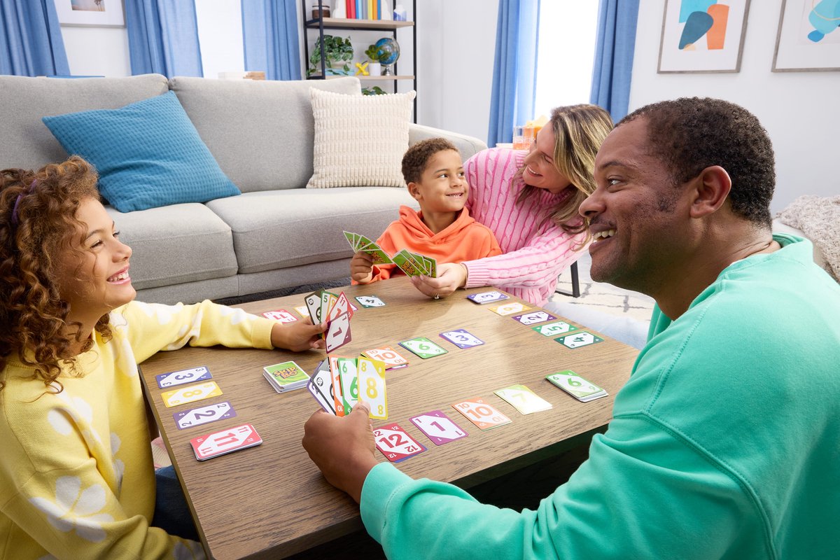 Skip-Bo - Kaartspel - Voor 2-6 Spelers - Verkenning van Strategie — afbeelding 2