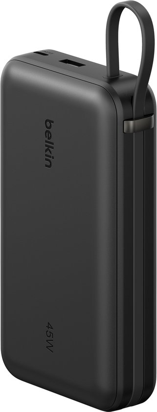 Zwarte Belkin powerbank 45W met lus en gegraveerde logo's.