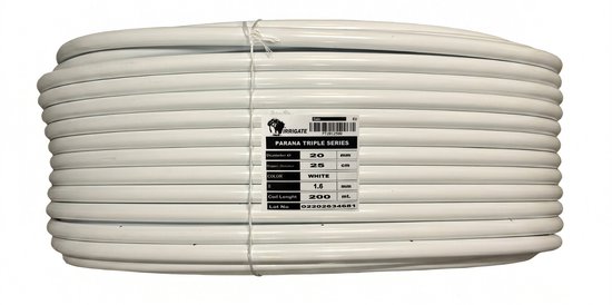 Een rol witte Irrigatie PARANA TRIPLE SERIES slang, 200 meter lang, met een label.