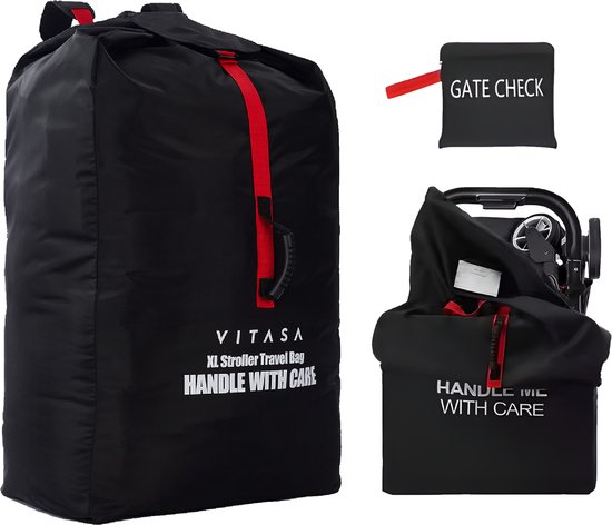 Zwarte XL kinderwagentas met rode banden en een apart 'GATE CHECK' tasje. Ook getoond als beschermhoes om een buggy.