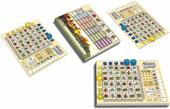 Vier spelborden met kleurrijke illustraties van gebouwen, dobbelstenen en fiches, en de tekst 'Alhambra Roll & Write'.