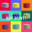 Collage van negen poefs in verschillende kleuren op kleurrijke achtergronden. Tekst "BOCK AUF BUNT!".
