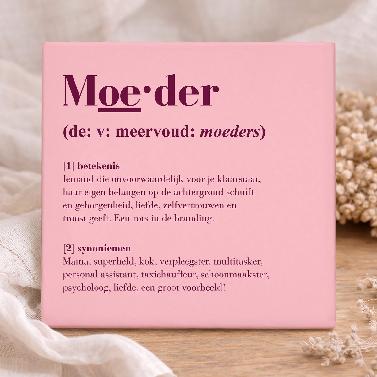 Printazzy – Tegeltje met Tekst – Definitie Moeder – roze decoratie – cadeau vrouw – lief cadeau mama – keramische tegel – woondecoratie accessoires