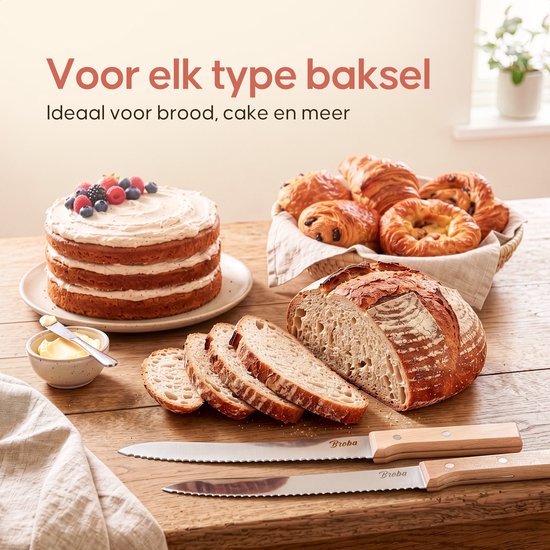 Een taart met bessen en een mand met croissants en chocoladebroodjes, naast gesneden brood en Broba broodmessen. "Voor elk type baksel"