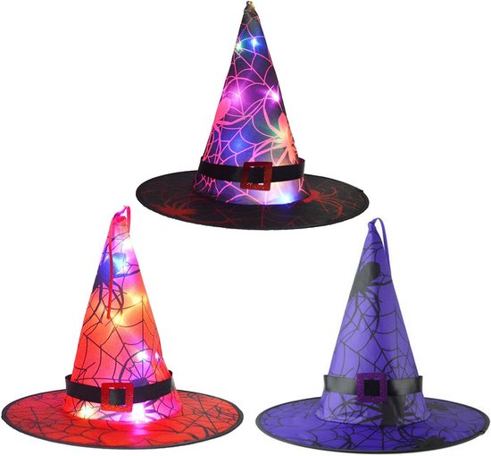 Trois chapeaux de sorcière lumineux avec des motifs d'araignées et de toiles d'araignées dans les tons violet, rouge et orange.